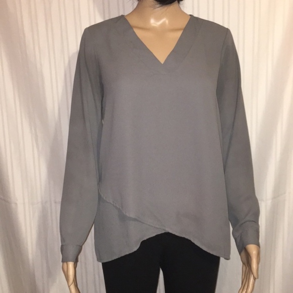 Women's Charming Charlie Gray Blouse Size Small